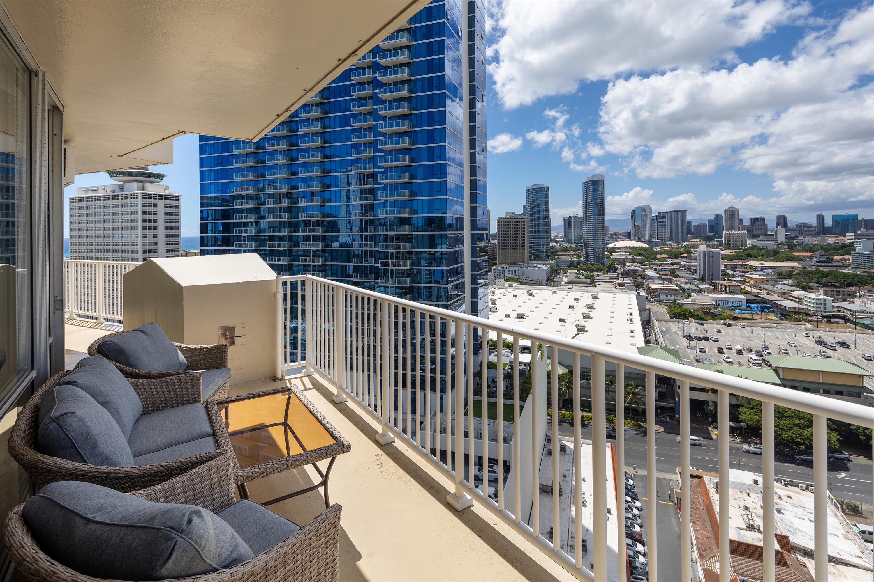 750 Amana Street PH1