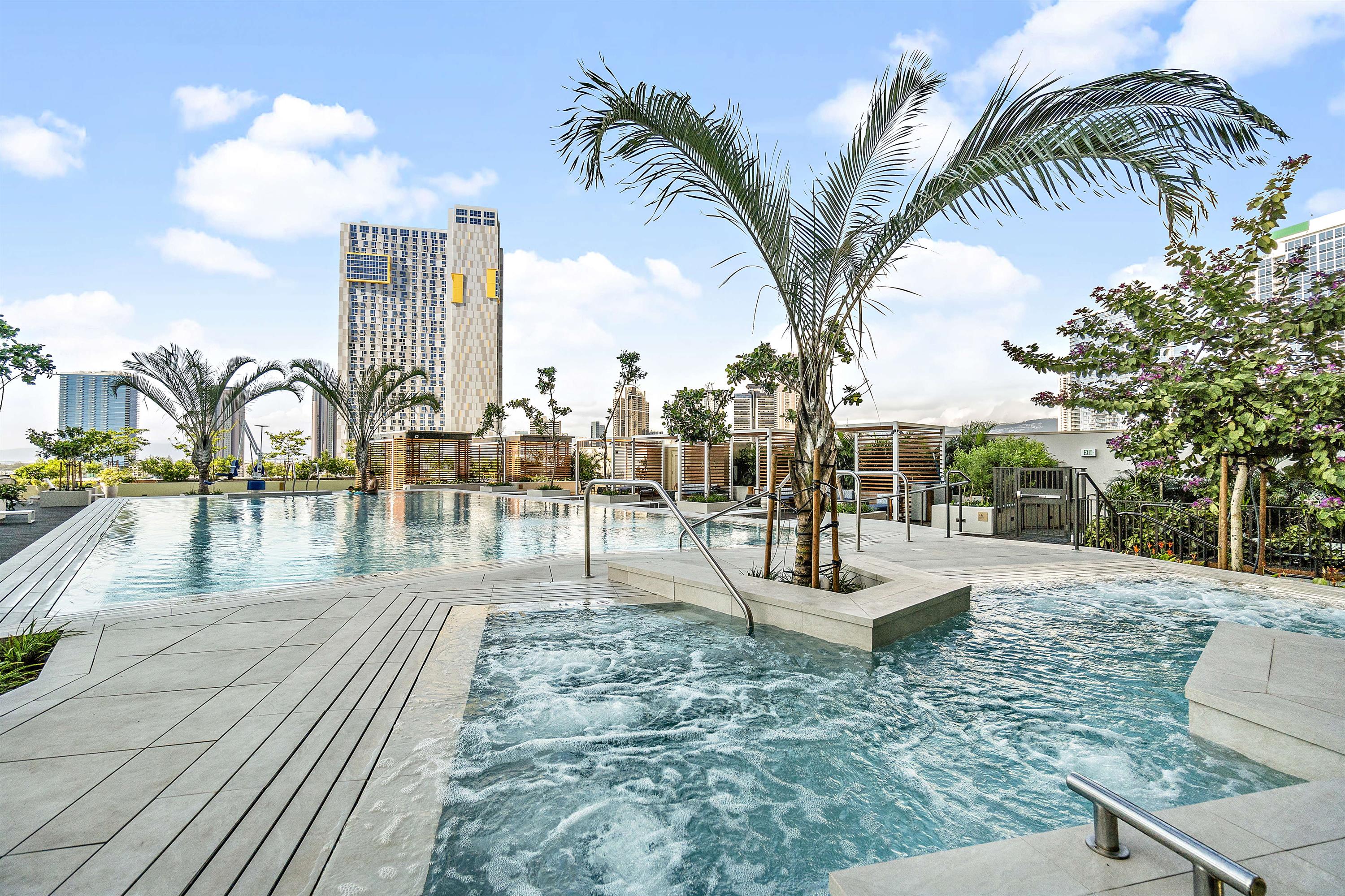 987 Queen Street #2216